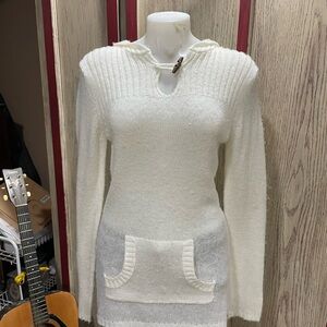 SO Women's Cream V-Neck hoodie Sweater